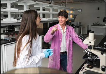 Dr. Kelly McNagny and a student in the lab (Photo by Phillip Chin)
